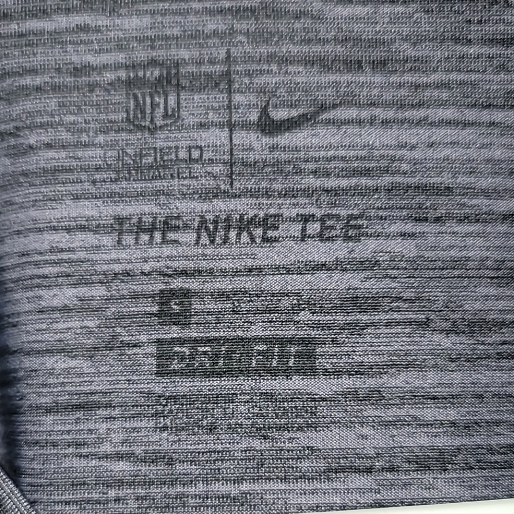 Nike Dri-Fit - Picture 2 of 2